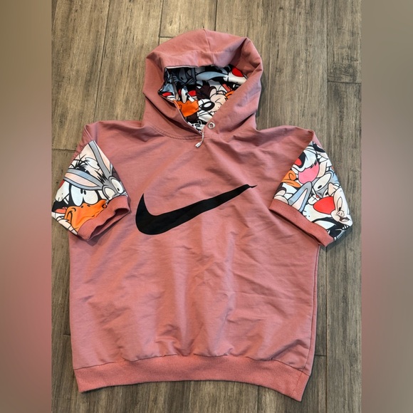 Looney Tunes Hooded Short sleeve top - Picture 1 of 3